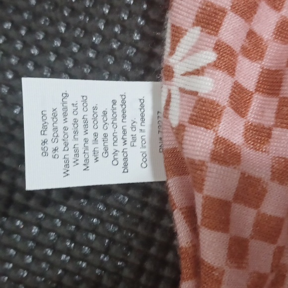 Plaid crop top. Short sleeve tee plunging v-neck, twist front. Balletcore. Large - Picture 11 of 12